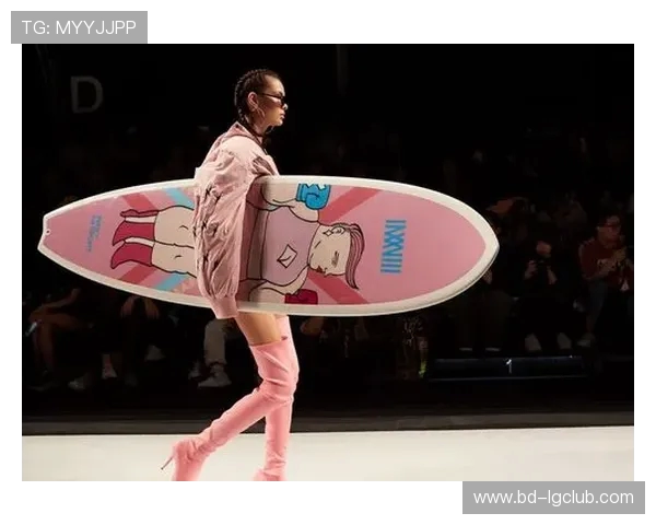 时尚与运动的完美结合 足球球衣训练服粉色潮流设计引领新风尚